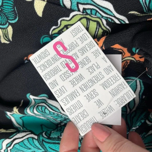 NWT‎ LuLaRoe Amelia Black Tropical Stretch Fit & Flare Pleated Dress Pockets SM - Picture 11 of 13